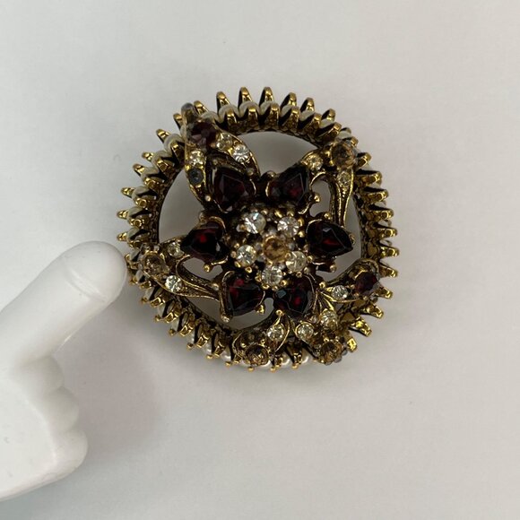 Vintage Gold Tone Round Brooch With Red & Clear Rhinestones Pearlized Stones - Picture 9 of 12